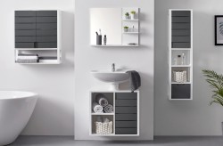 Set koupelnového nábytku v bílé a antracitové: závěsná skříňka s umyvadlem na soklu, zrcadlo s policí a skříňky na ručníky a kosmetiku