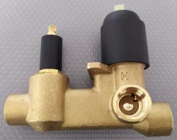 INVENA - Těleso pro podomítkové baterie černé s přepínačem, 35 mm, 2-funkce (SC-B1-448-P)