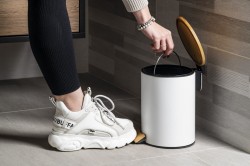 Nášlapné odpadkové koše